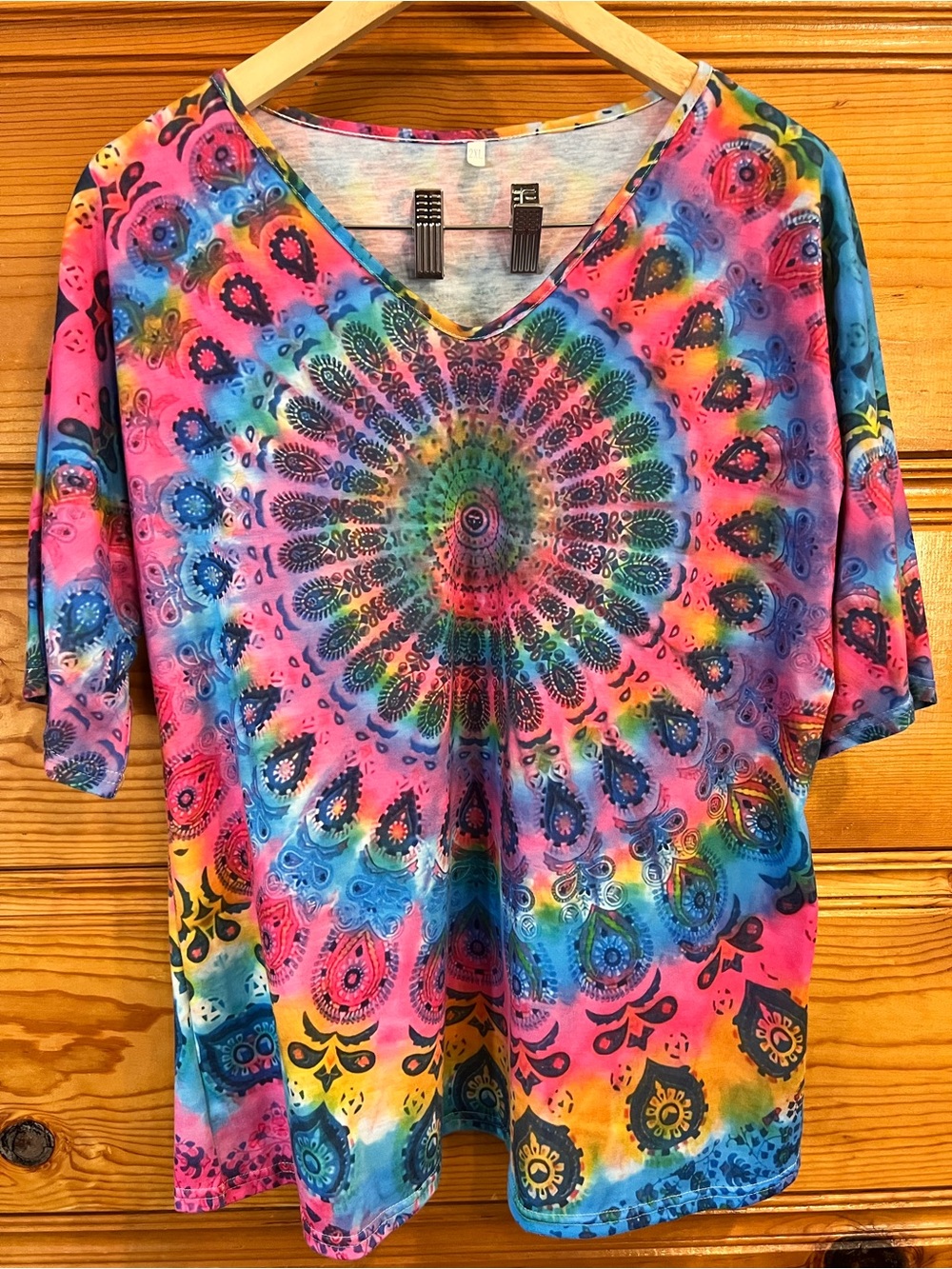 2 CL Psychadelic Kaleidoscope Tie Dye V-Neck Short Sleeve Hippie Festival Retro